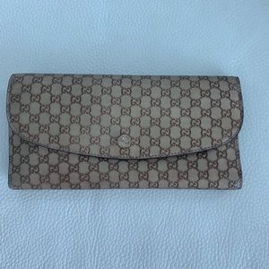 Gucci gold wallet